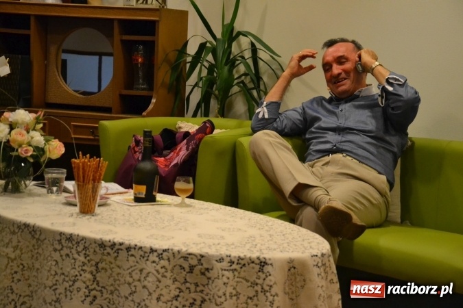 Zdjęcie w galerii na portalu naszraciborz.pl: Członkowie SITG Oddział w Rybniku wzięli udział w spektaklu Rozmówki na linii wiadomości z regionu