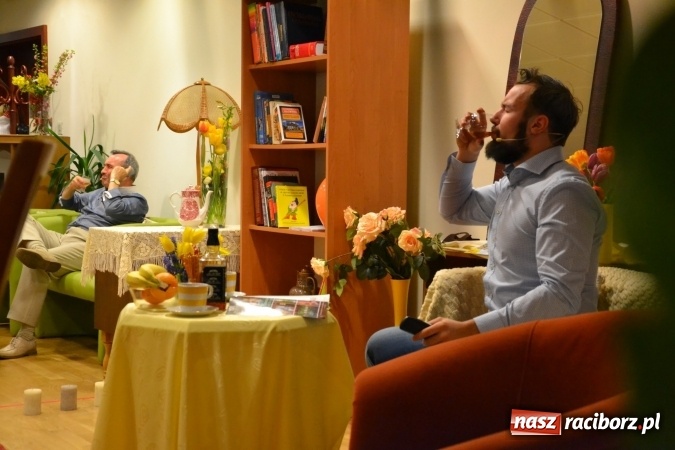 Zdjęcie w galerii na portalu naszraciborz.pl: Członkowie SITG Oddział w Rybniku wzięli udział w spektaklu Rozmówki na linii wiadomości z regionu