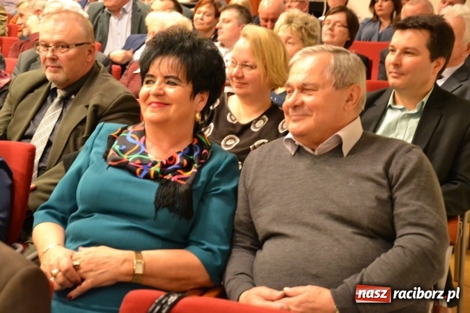 Zdjęcie w galerii na portalu naszraciborz.pl: Członkowie SITG Oddział w Rybniku wzięli udział w spektaklu Rozmówki na linii wiadomości z regionu