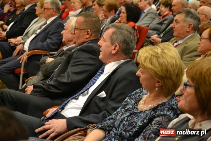 Zdjęcie w galerii na portalu naszraciborz.pl: Członkowie SITG Oddział w Rybniku wzięli udział w spektaklu Rozmówki na linii wiadomości z regionu