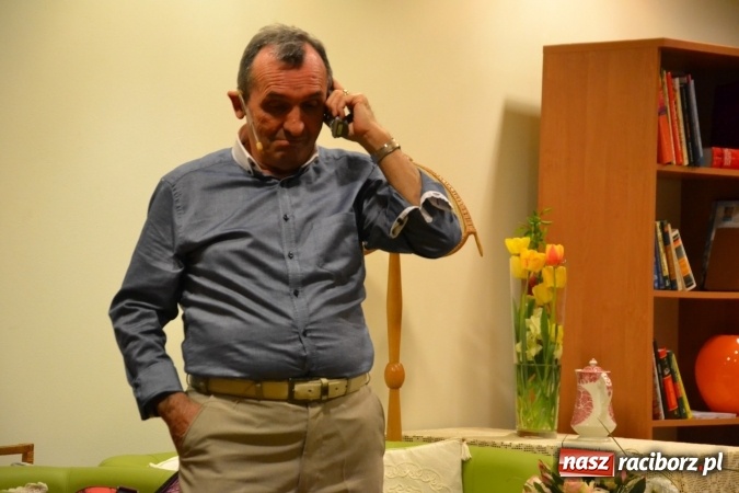 Zdjęcie w galerii na portalu naszraciborz.pl: Członkowie SITG Oddział w Rybniku wzięli udział w spektaklu Rozmówki na linii wiadomości z regionu