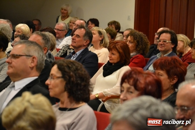 Zdjęcie w galerii na portalu naszraciborz.pl: Członkowie SITG Oddział w Rybniku wzięli udział w spektaklu Rozmówki na linii wiadomości z regionu