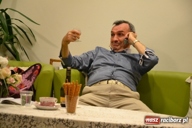 Zdjęcie w galerii na portalu naszraciborz.pl: Członkowie SITG Oddział w Rybniku wzięli udział w spektaklu Rozmówki na linii wiadomości z regionu