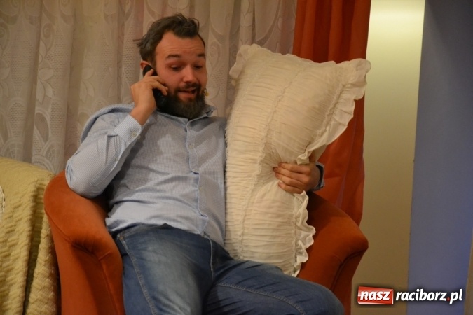 Zdjęcie w galerii na portalu naszraciborz.pl: Członkowie SITG Oddział w Rybniku wzięli udział w spektaklu Rozmówki na linii wiadomości z regionu