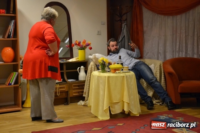 Zdjęcie w galerii na portalu naszraciborz.pl: Członkowie SITG Oddział w Rybniku wzięli udział w spektaklu Rozmówki na linii wiadomości z regionu