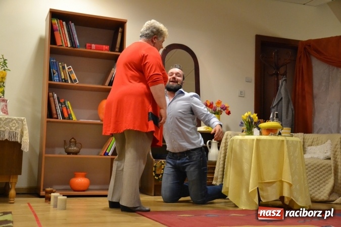 Zdjęcie w galerii na portalu naszraciborz.pl: Członkowie SITG Oddział w Rybniku wzięli udział w spektaklu Rozmówki na linii wiadomości z regionu