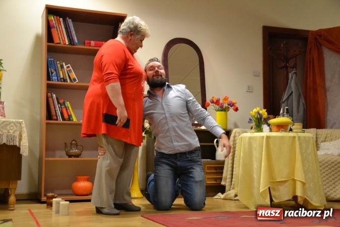 Zdjęcie w galerii na portalu naszraciborz.pl: Członkowie SITG Oddział w Rybniku wzięli udział w spektaklu Rozmówki na linii wiadomości z regionu