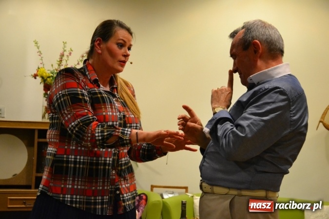 Zdjęcie w galerii na portalu naszraciborz.pl: Członkowie SITG Oddział w Rybniku wzięli udział w spektaklu Rozmówki na linii wiadomości z regionu