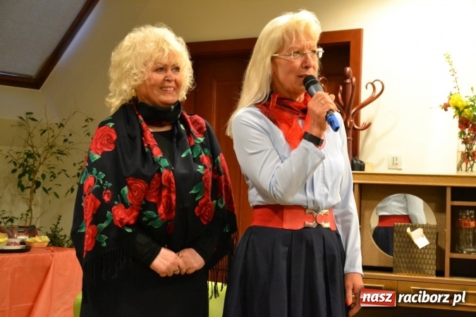 Zdjęcie w galerii na portalu naszraciborz.pl: Członkowie SITG Oddział w Rybniku wzięli udział w spektaklu Rozmówki na linii wiadomości z regionu