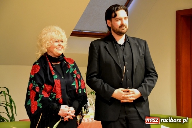 Zdjęcie w galerii na portalu naszraciborz.pl: Członkowie SITG Oddział w Rybniku wzięli udział w spektaklu Rozmówki na linii wiadomości z regionu