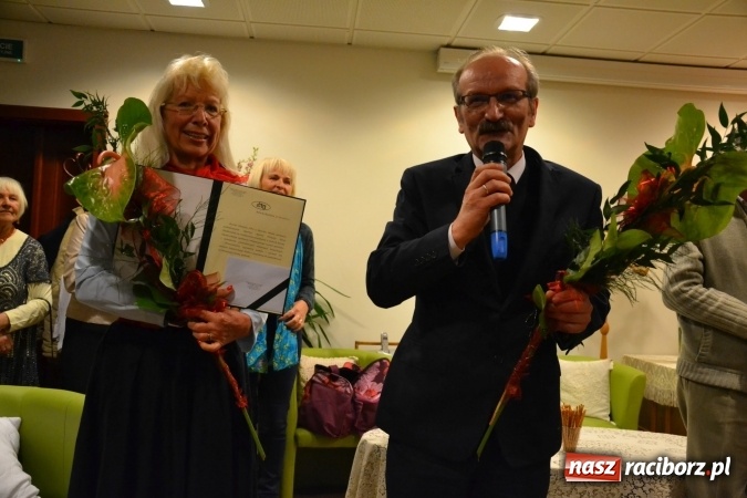 Zdjęcie w galerii na portalu naszraciborz.pl: Członkowie SITG Oddział w Rybniku wzięli udział w spektaklu Rozmówki na linii wiadomości z regionu