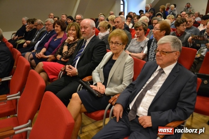 Zdjęcie w galerii na portalu naszraciborz.pl: Członkowie SITG Oddział w Rybniku wzięli udział w spektaklu Rozmówki na linii wiadomości z regionu