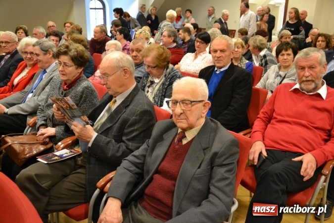 Zdjęcie w galerii na portalu naszraciborz.pl: Członkowie SITG Oddział w Rybniku wzięli udział w spektaklu Rozmówki na linii wiadomości z regionu