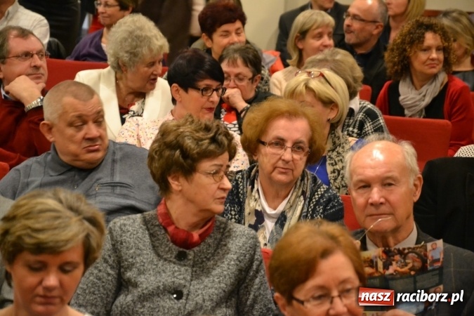Zdjęcie w galerii na portalu naszraciborz.pl: Członkowie SITG Oddział w Rybniku wzięli udział w spektaklu Rozmówki na linii wiadomości z regionu