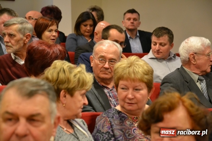 Zdjęcie w galerii na portalu naszraciborz.pl: Członkowie SITG Oddział w Rybniku wzięli udział w spektaklu Rozmówki na linii wiadomości z regionu