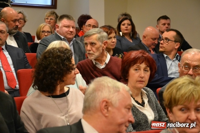 Zdjęcie w galerii na portalu naszraciborz.pl: Członkowie SITG Oddział w Rybniku wzięli udział w spektaklu Rozmówki na linii wiadomości z regionu