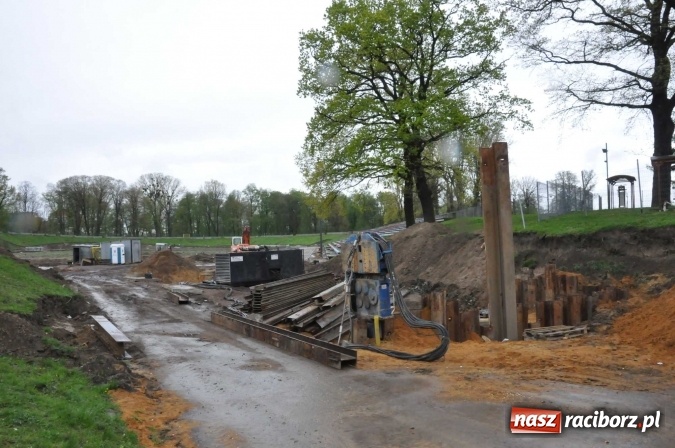 Zdjęcie w galerii na portalu naszraciborz.pl: 30 października - to termin zakończenia prac. Jak dziś wygląda stadion w Raciborzu? wiadomości z regionu