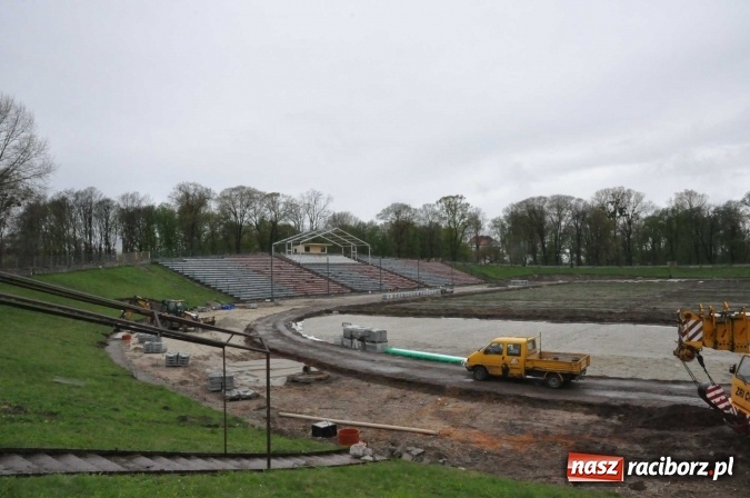 Zdjęcie w galerii na portalu naszraciborz.pl: 30 października - to termin zakończenia prac. Jak dziś wygląda stadion w Raciborzu? wiadomości z regionu