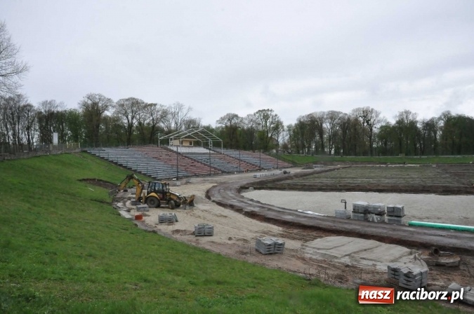 Zdjęcie w galerii na portalu naszraciborz.pl: 30 października - to termin zakończenia prac. Jak dziś wygląda stadion w Raciborzu? wiadomości z regionu