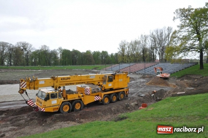 Zdjęcie w galerii na portalu naszraciborz.pl: 30 października - to termin zakończenia prac. Jak dziś wygląda stadion w Raciborzu? wiadomości z regionu