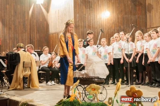 Zdjęcie w galerii na portalu naszraciborz.pl: Śpiąca Królewna na Dzień Otwartych Drzwi w szkole muzycznej wiadomości z regionu