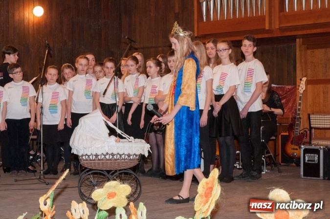 Zdjęcie w galerii na portalu naszraciborz.pl: Śpiąca Królewna na Dzień Otwartych Drzwi w szkole muzycznej wiadomości z regionu