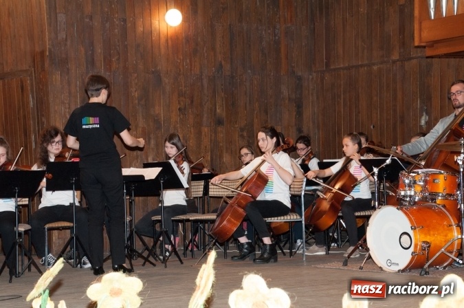 Zdjęcie w galerii na portalu naszraciborz.pl: Śpiąca Królewna na Dzień Otwartych Drzwi w szkole muzycznej wiadomości z regionu