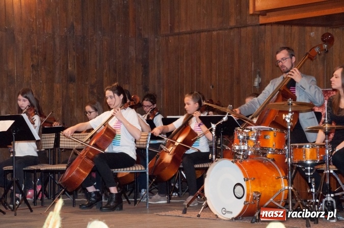Zdjęcie w galerii na portalu naszraciborz.pl: Śpiąca Królewna na Dzień Otwartych Drzwi w szkole muzycznej wiadomości z regionu