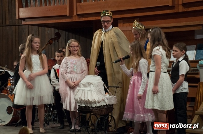 Zdjęcie w galerii na portalu naszraciborz.pl: Śpiąca Królewna na Dzień Otwartych Drzwi w szkole muzycznej wiadomości z regionu