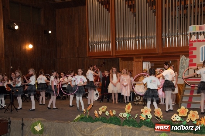 Zdjęcie w galerii na portalu naszraciborz.pl: Śpiąca Królewna na Dzień Otwartych Drzwi w szkole muzycznej wiadomości z regionu
