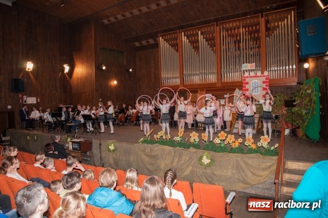 Zdjęcie w galerii na portalu naszraciborz.pl: Śpiąca Królewna na Dzień Otwartych Drzwi w szkole muzycznej wiadomości z regionu