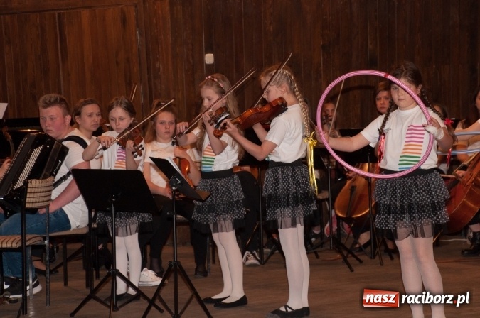 Zdjęcie w galerii na portalu naszraciborz.pl: Śpiąca Królewna na Dzień Otwartych Drzwi w szkole muzycznej wiadomości z regionu