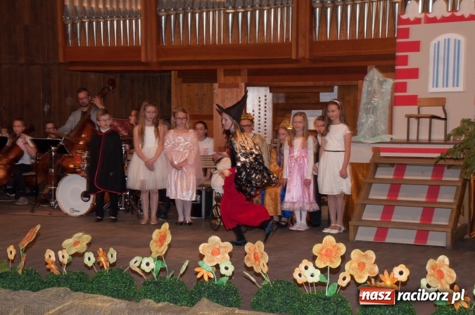 Zdjęcie w galerii na portalu naszraciborz.pl: Śpiąca Królewna na Dzień Otwartych Drzwi w szkole muzycznej wiadomości z regionu