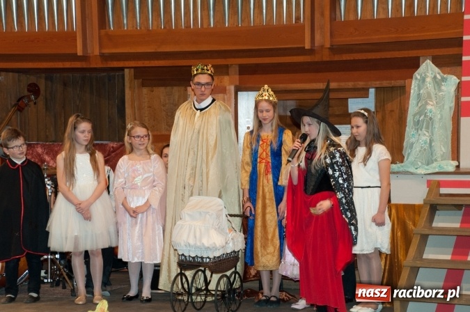 Zdjęcie w galerii na portalu naszraciborz.pl: Śpiąca Królewna na Dzień Otwartych Drzwi w szkole muzycznej wiadomości z regionu