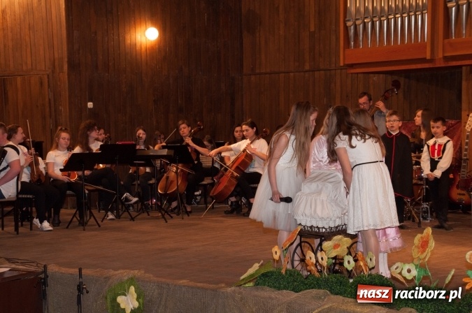 Zdjęcie w galerii na portalu naszraciborz.pl: Śpiąca Królewna na Dzień Otwartych Drzwi w szkole muzycznej wiadomości z regionu