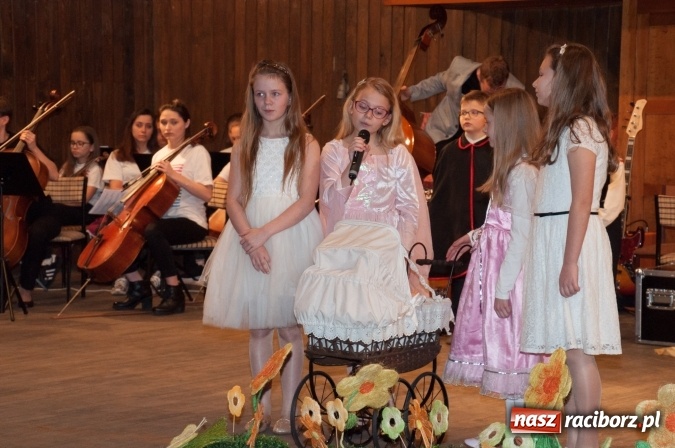 Zdjęcie w galerii na portalu naszraciborz.pl: Śpiąca Królewna na Dzień Otwartych Drzwi w szkole muzycznej wiadomości z regionu