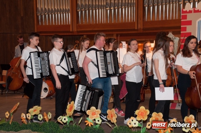 Zdjęcie w galerii na portalu naszraciborz.pl: Śpiąca Królewna na Dzień Otwartych Drzwi w szkole muzycznej wiadomości z regionu