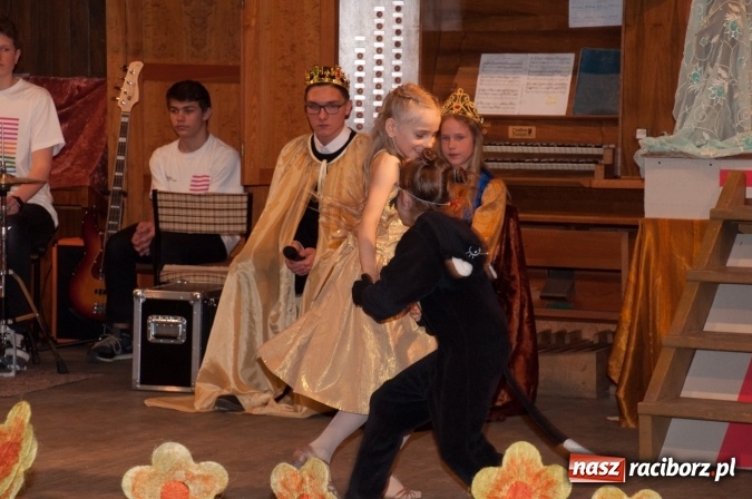 Zdjęcie w galerii na portalu naszraciborz.pl: Śpiąca Królewna na Dzień Otwartych Drzwi w szkole muzycznej wiadomości z regionu