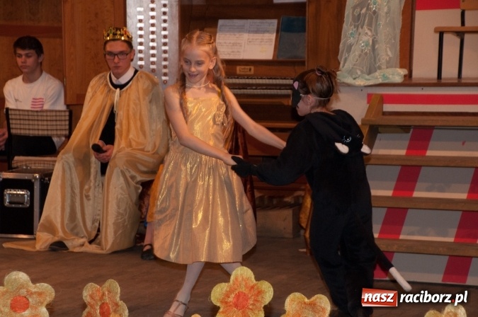 Zdjęcie w galerii na portalu naszraciborz.pl: Śpiąca Królewna na Dzień Otwartych Drzwi w szkole muzycznej wiadomości z regionu