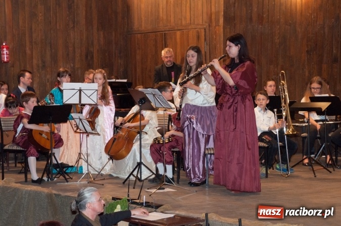 Zdjęcie w galerii na portalu naszraciborz.pl: Śpiąca Królewna na Dzień Otwartych Drzwi w szkole muzycznej wiadomości z regionu