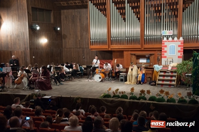 Zdjęcie w galerii na portalu naszraciborz.pl: Śpiąca Królewna na Dzień Otwartych Drzwi w szkole muzycznej wiadomości z regionu
