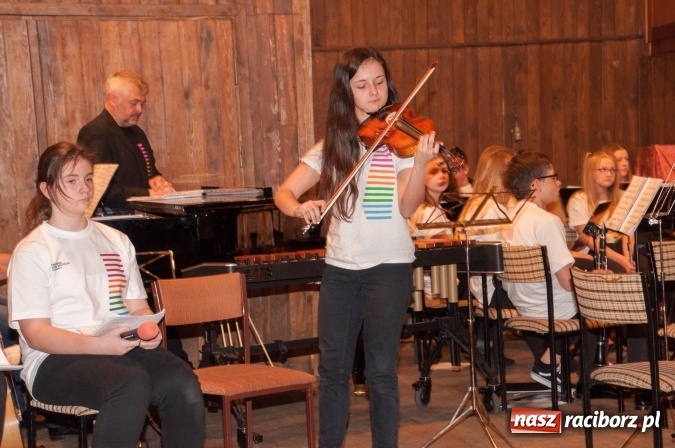 Zdjęcie w galerii na portalu naszraciborz.pl: Śpiąca Królewna na Dzień Otwartych Drzwi w szkole muzycznej wiadomości z regionu