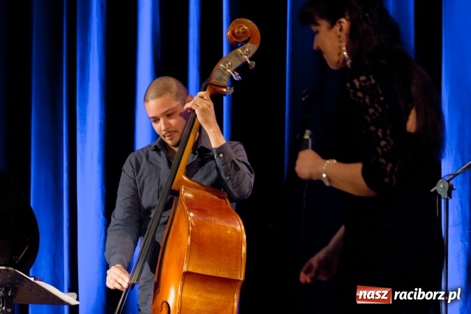 Zdjęcie w galerii na portalu naszraciborz.pl: Ballads for Ella. W 100. rocznicę urodzin Elli Fitzgerald Ewa Uryga w RCK wiadomości z regionu