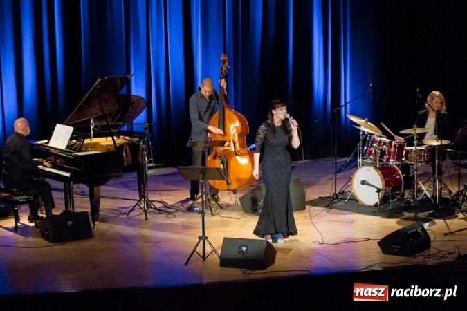 Zdjęcie w galerii na portalu naszraciborz.pl: Ballads for Ella. W 100. rocznicę urodzin Elli Fitzgerald Ewa Uryga w RCK wiadomości z regionu