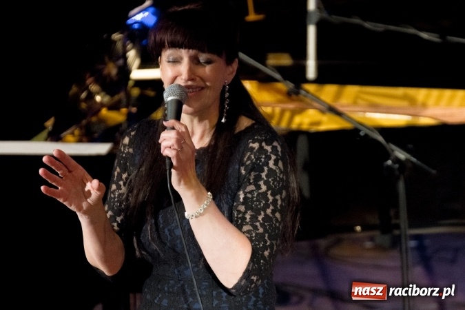 Zdjęcie w galerii na portalu naszraciborz.pl: Ballads for Ella. W 100. rocznicę urodzin Elli Fitzgerald Ewa Uryga w RCK wiadomości z regionu