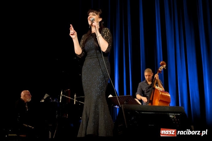 Zdjęcie w galerii na portalu naszraciborz.pl: Ballads for Ella. W 100. rocznicę urodzin Elli Fitzgerald Ewa Uryga w RCK wiadomości z regionu
