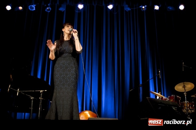 Zdjęcie w galerii na portalu naszraciborz.pl: Ballads for Ella. W 100. rocznicę urodzin Elli Fitzgerald Ewa Uryga w RCK wiadomości z regionu