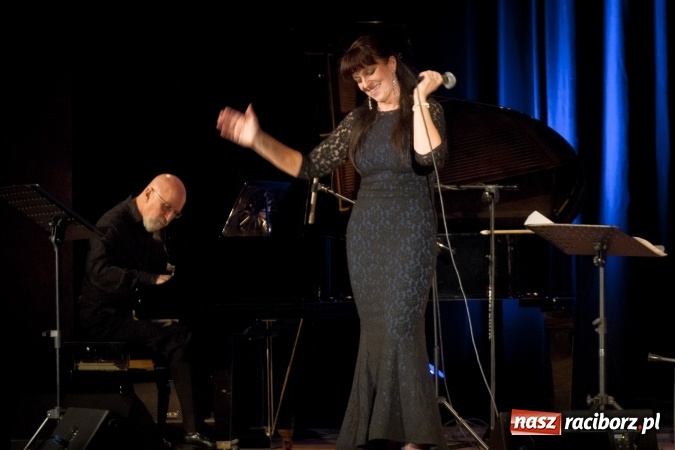 Zdjęcie w galerii na portalu naszraciborz.pl: Ballads for Ella. W 100. rocznicę urodzin Elli Fitzgerald Ewa Uryga w RCK wiadomości z regionu