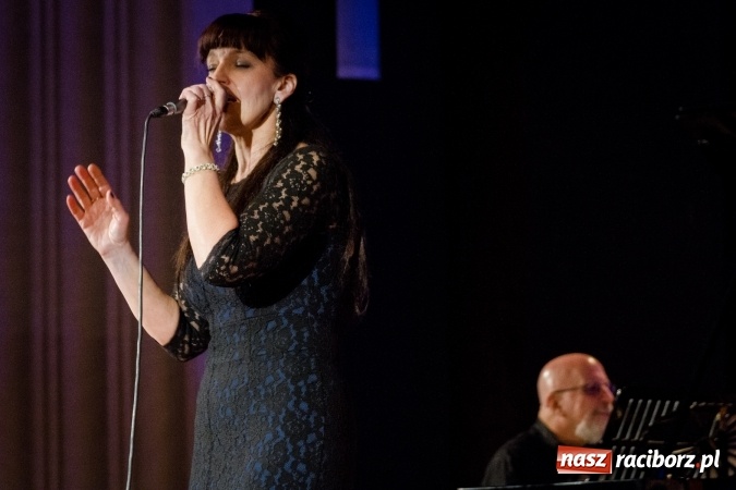 Zdjęcie w galerii na portalu naszraciborz.pl: Ballads for Ella. W 100. rocznicę urodzin Elli Fitzgerald Ewa Uryga w RCK wiadomości z regionu