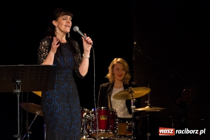 Zdjęcie w galerii na portalu naszraciborz.pl: Ballads for Ella. W 100. rocznicę urodzin Elli Fitzgerald Ewa Uryga w RCK wiadomości z regionu